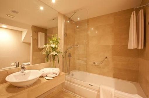 фото отеля Holiday Inn Gebze Istanbul Asia