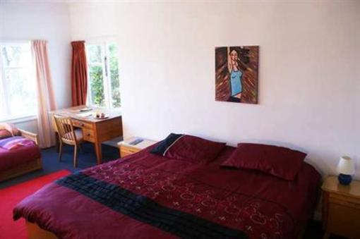фото отеля 42b College House