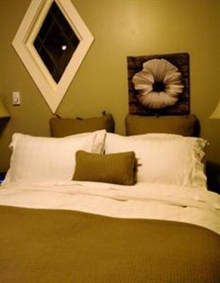 фото отеля Bee and Thistle Guest House