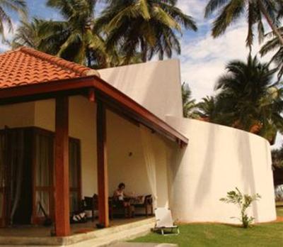 фото отеля Sanjis The Seaside Cabanas Hotel Tangalle