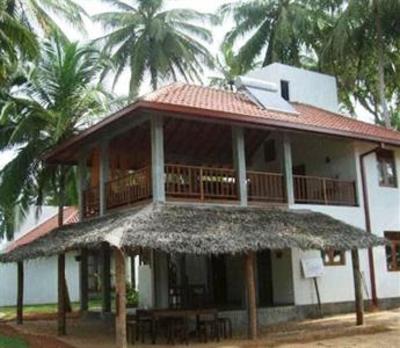 фото отеля Sanjis The Seaside Cabanas Hotel Tangalle