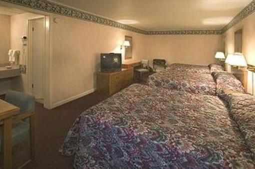 фото отеля Country Hearth Inn & Suites Mackinaw City