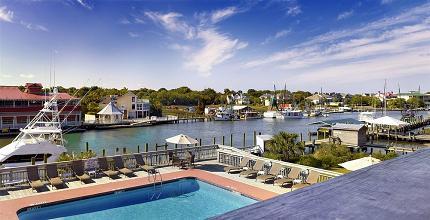 фото отеля Shem Creek Inn