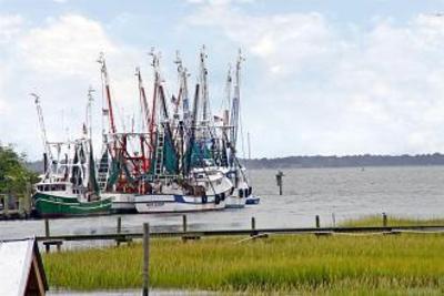 фото отеля Shem Creek Inn