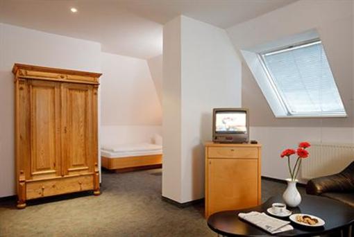фото отеля Hotel Grune Tanne Lutherstadt Wittenberg