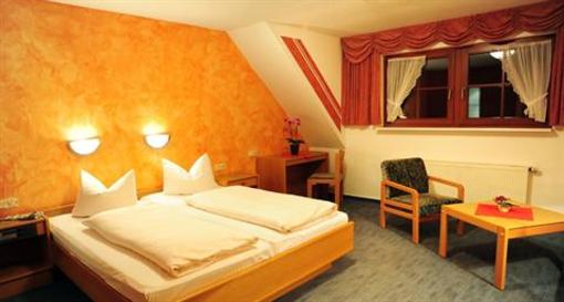 фото отеля Hotel und Gasthof Lengefelder Warte