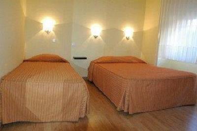 фото отеля Residencial Castromira