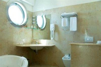 фото отеля Roses Hotel Roseto degli Abruzzi