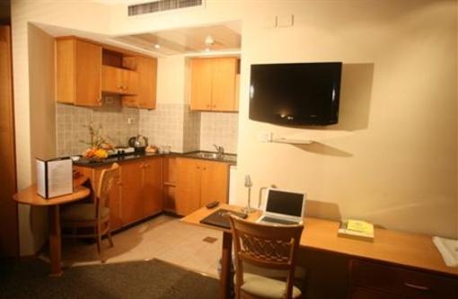 фото отеля Royal Court Suite Hotel