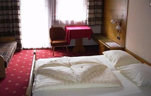 фото отеля Hotel Edelweiss Langenfeld