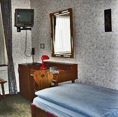 фото отеля Hotel Adler Dusseldorf