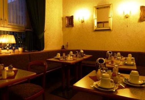 фото отеля Hotel Adler Dusseldorf