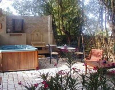 фото отеля Logis Le Mas et la Flambee du Luberon