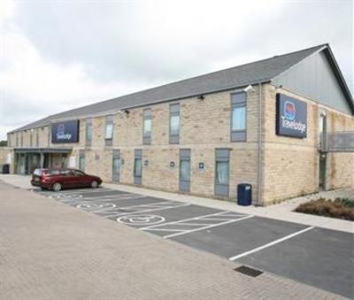 фото отеля Travelodge Leeds Bradford Airport