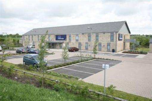 фото отеля Travelodge Leeds Bradford Airport