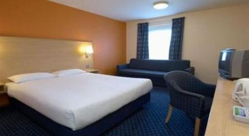 фото отеля Travelodge Leeds Bradford Airport