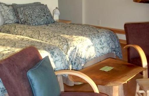 фото отеля Skipping Stone Beach B&B