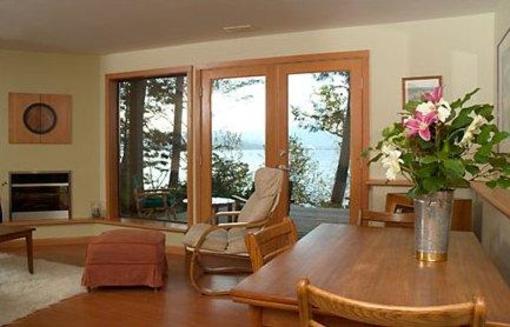 фото отеля Skipping Stone Beach B&B