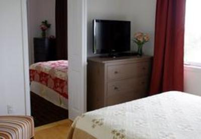 фото отеля Bells and Whistles Family Inn