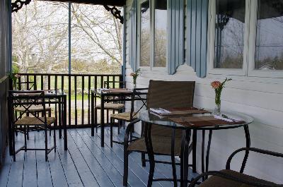 фото отеля Bells and Whistles Family Inn
