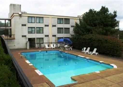 фото отеля Quality Inn Akron