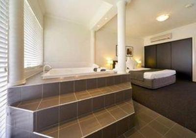 фото отеля Comfort Inn & Suites Blazing Stump