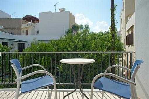 фото отеля The Sea Front Studios & Apartments