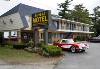 фото отеля Riviera Motel Mackinaw City