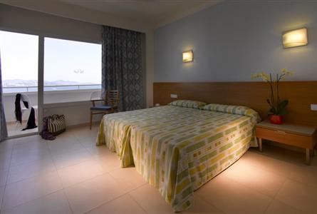 фото отеля Fiesta Hotel Playa D En Bossa Ibiza