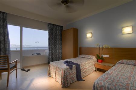 фото отеля Fiesta Hotel Playa D En Bossa Ibiza