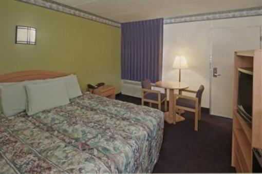 фото отеля Americas Best Value Inn Cleveland (Texas)