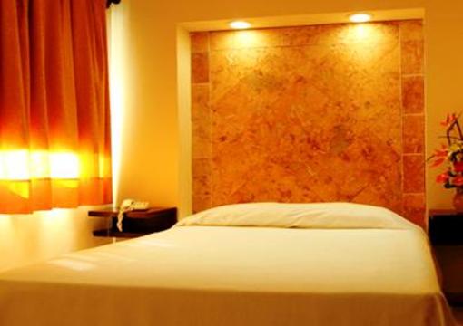 фото отеля Angeles Suites & Hotel