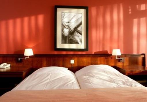 фото отеля Van Der Valk Hotel Hardegarijp
