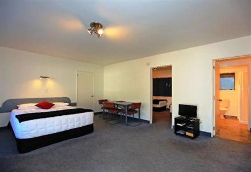 фото отеля Kapiti Lindale Motel & Conference Centre