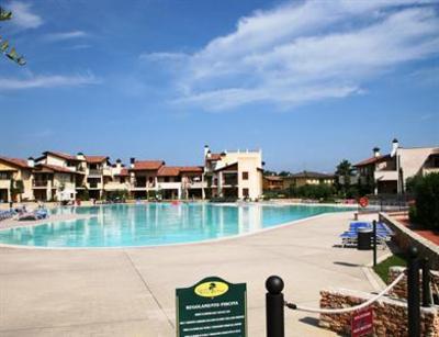 фото отеля Residence Garda Resort Village Peschiera del Garda