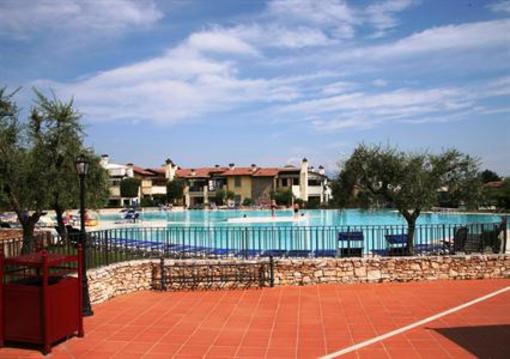 фото отеля Residence Garda Resort Village Peschiera del Garda