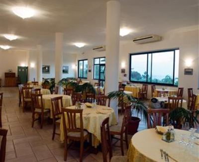фото отеля Hotel Villaggio Pineta Petto Bianco
