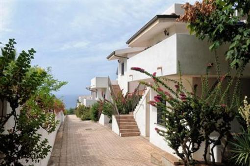 фото отеля Hotel Villaggio Pineta Petto Bianco