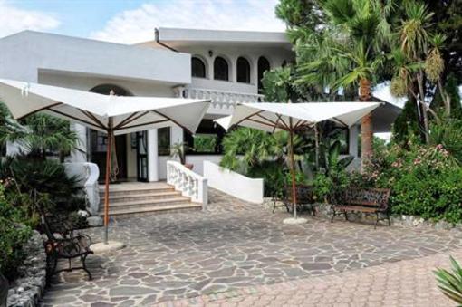 фото отеля Hotel Villaggio Pineta Petto Bianco