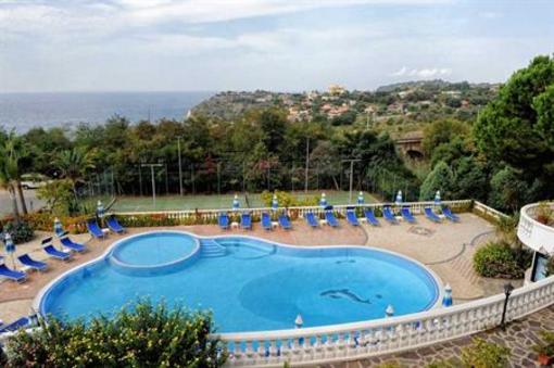 фото отеля Hotel Villaggio Pineta Petto Bianco