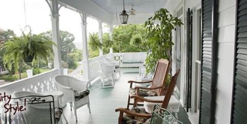 фото отеля Red Bluff Cottage Bed & Breakfast