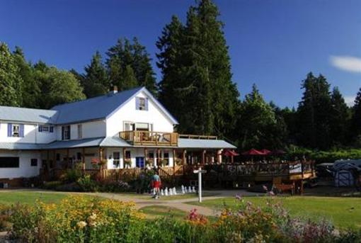 фото отеля Heriot Bay Inn and Marina