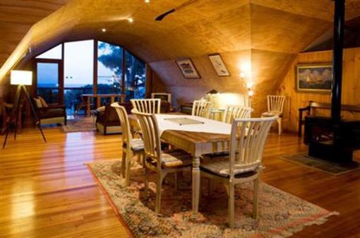 фото отеля Bicheno Hideaway Chalets