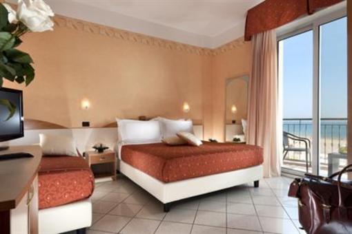 фото отеля Hotel Ambra Rimini