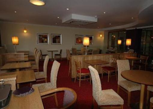 фото отеля Premier Inn Central Bridgend
