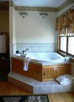 фото отеля The Lion and the Rose Bed and Breakfast