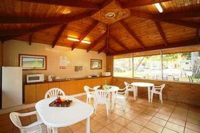 фото отеля Crystal Brook Tourist Park Accommodation Melbourne