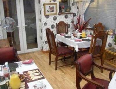фото отеля Hollytree B&B