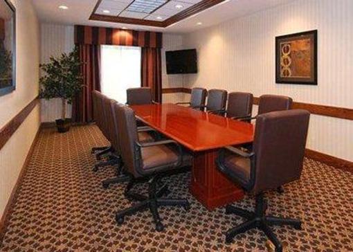 фото отеля Comfort Suites Oshkosh