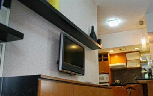 фото отеля Shinju Apartement Cilandak